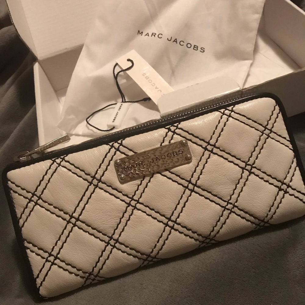 Marc Jacobs “The Lex” Quilted Leather Zip Wallet